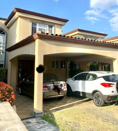 Se vende Casa en Guachipelín Esacazu Costa Rica