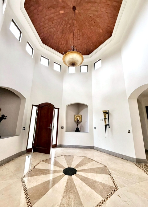 foto lujoso lobby de la casa