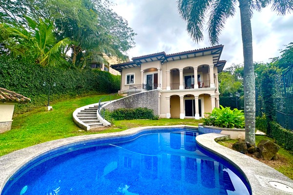 casa villa real santa ana costa rica